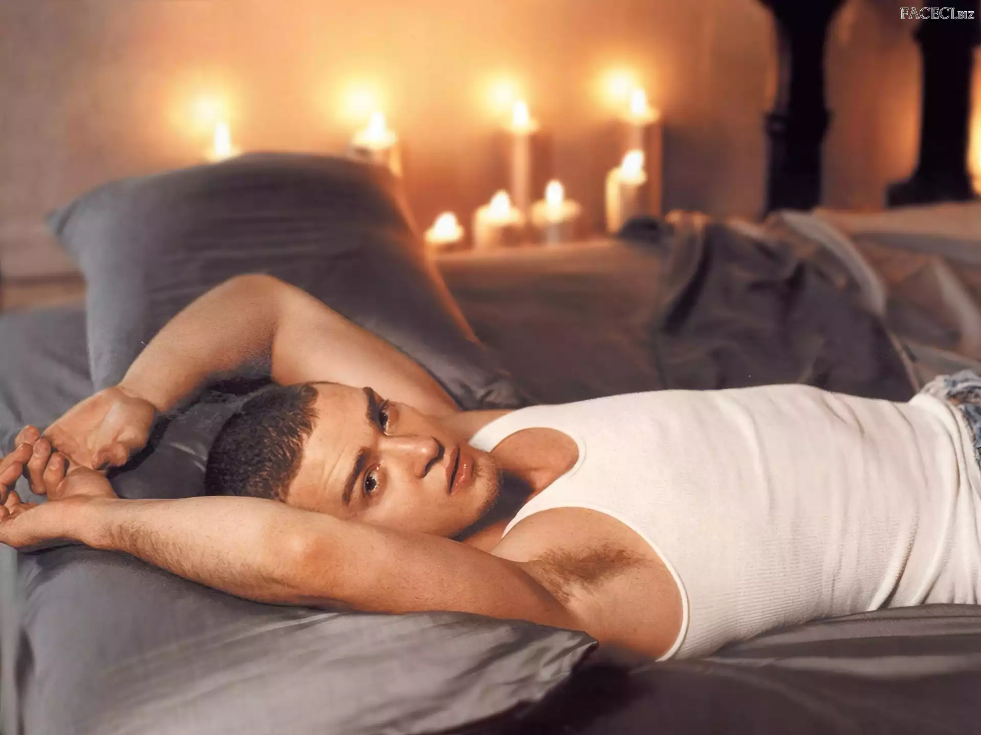 Świece, Justin Timberlake, Łózko